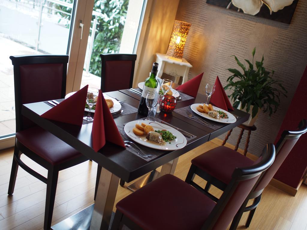 The Originals City, Hotel Et Restaurant Aster, Saint-Avold Nord Крётцвальд-ла-Круа Экстерьер фото